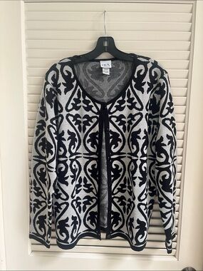BFA classics Black and White Patterned V-Neck Button Cardigan